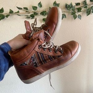 Women’s Inkkas Hiking Boots, size 37 (US 6)